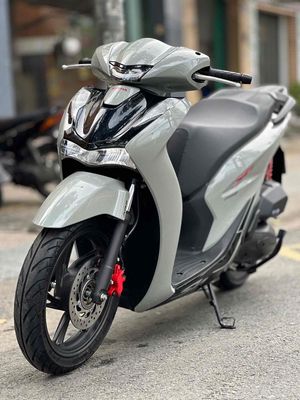 🛑Sh 160i Thắng ABS 2023 chính chủ siêu lướt. Mua bán Xe máy tại Thành phố Biên Hòa Đồng Nai được đăng bởi Huỳnh Ý