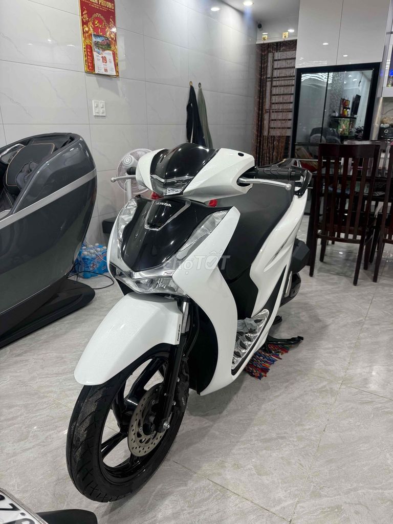 Honda SH 125 2022 белый Вьетнам
