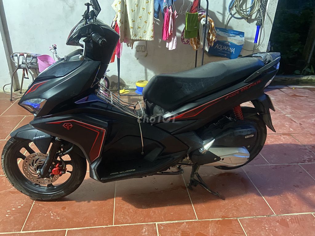 Honda Air Blade 2018 Đen. Mua bán Xe máy tại Huyện Chương Mỹ Hà Nội được đăng bởi Đỗ Bá Thanh hình 3