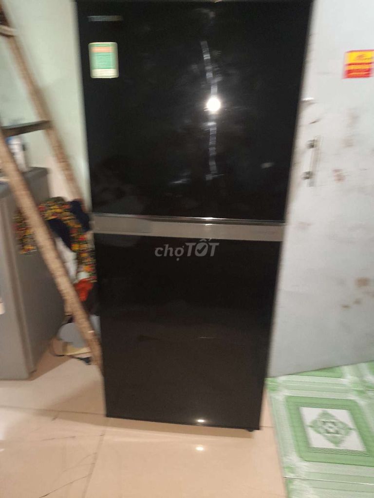 Mình Cần Bán tủ lạnh TOSHIBA 180 lít INVERTER