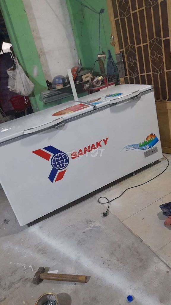 Bán tủ đông suốt Sanaky đồng giá đang sử dụng