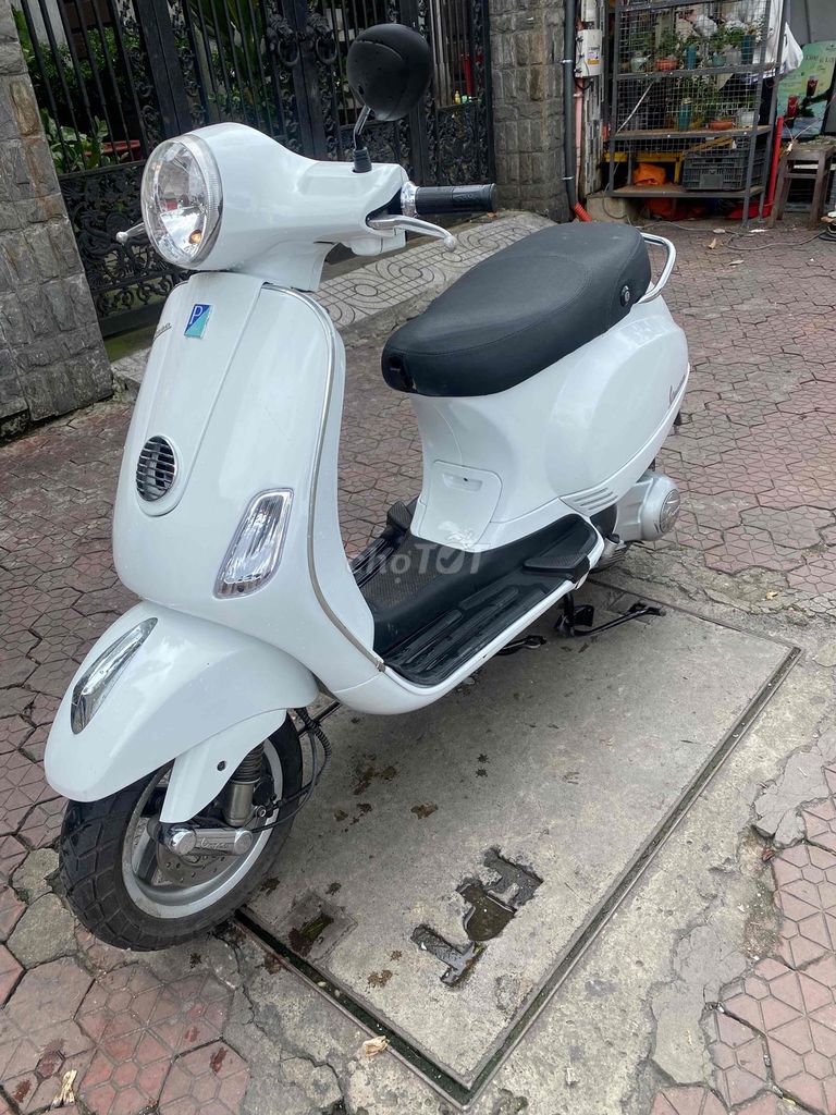 xe vespa Fi trắng mới tinh. Mua bán Xe máy tại Quận 7 Tp Hồ Chí Minh được đăng bởi thanh xuân hình 6