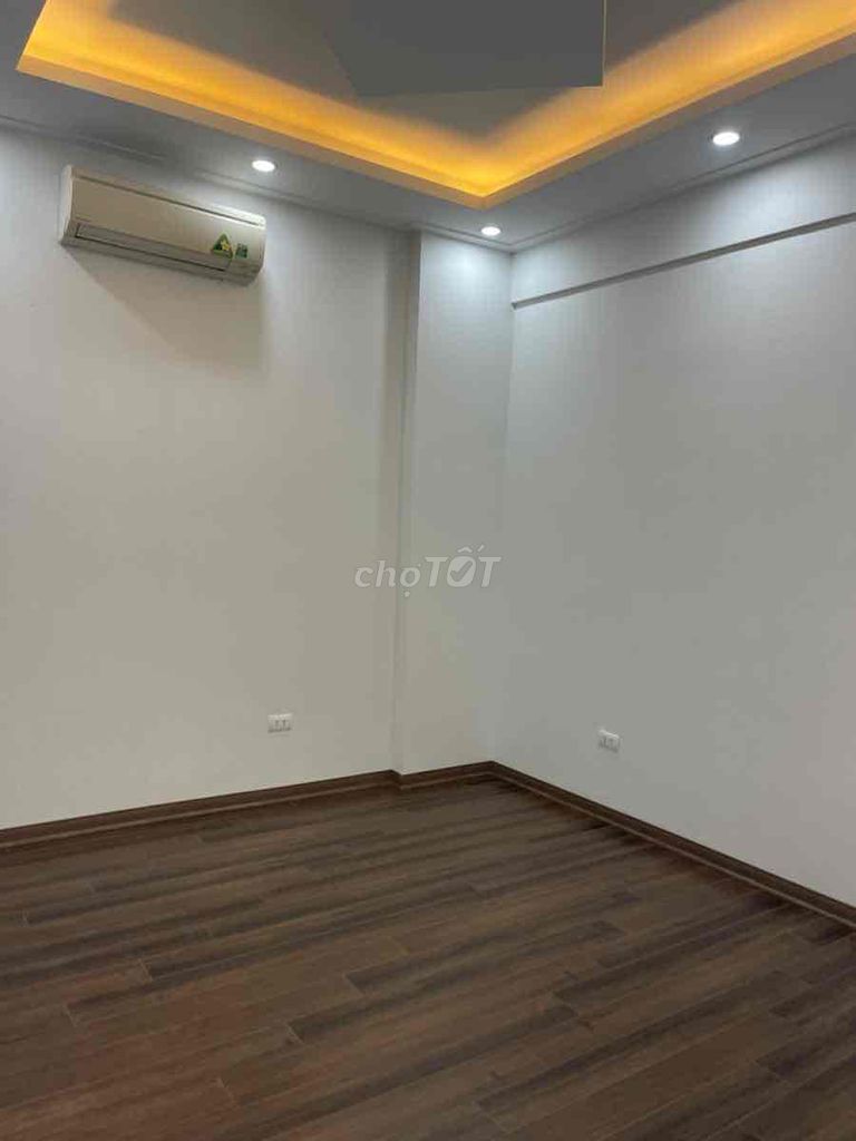 TRUNG TÂM CẦU GIẤY CĂN HỘ 2 NGỦ 2WC. P404