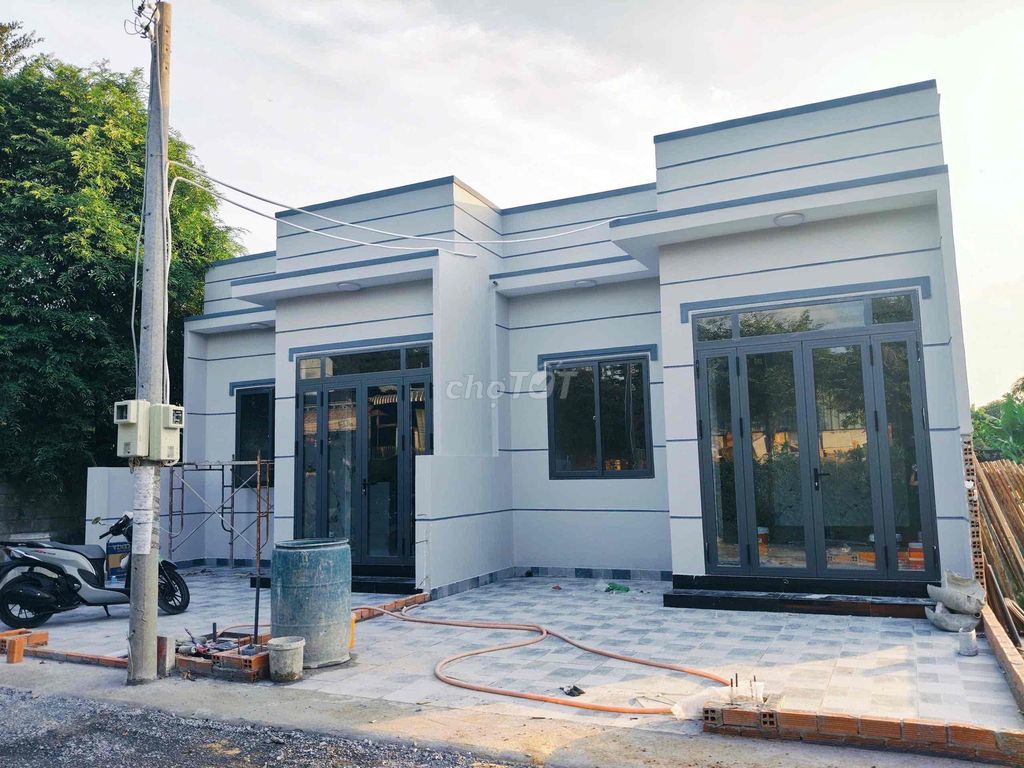 Bán nhà 102m2 hoàn công gần nhà thờ xã phú hoà đông 400m