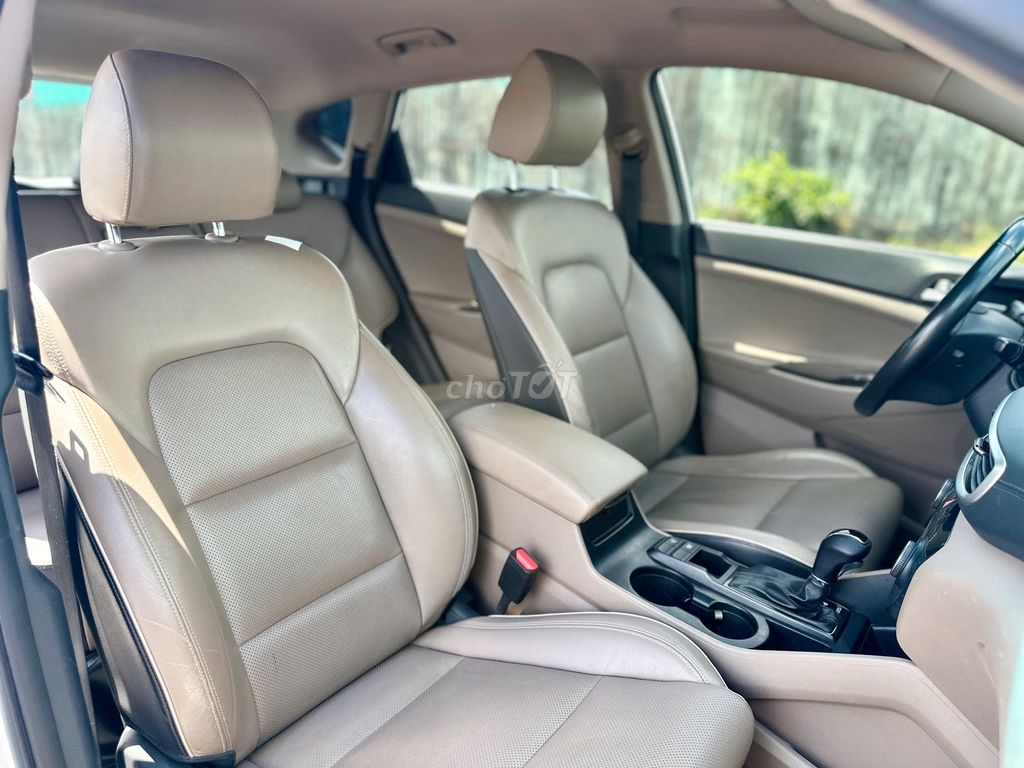 Hyundai Tucson model 2020 2.0 AT trắng đẹp. Mua bán Ô tô tại Quận Gò Vấp Tp Hồ Chí Minh được đăng bởi Danh hình 10