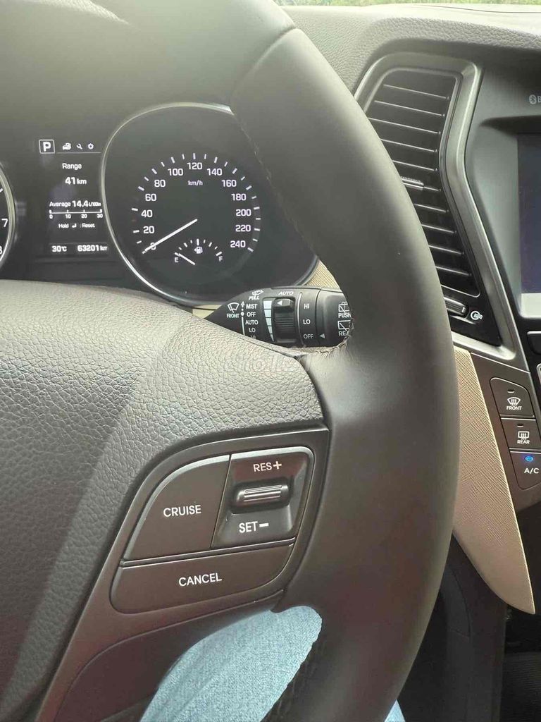 Hyundai Santa Fe 2018 2.4L 4WD - 63000 km. Mua bán Ô tô tại Quận 8 Tp Hồ Chí Minh được đăng bởi Thành Danh hình 14