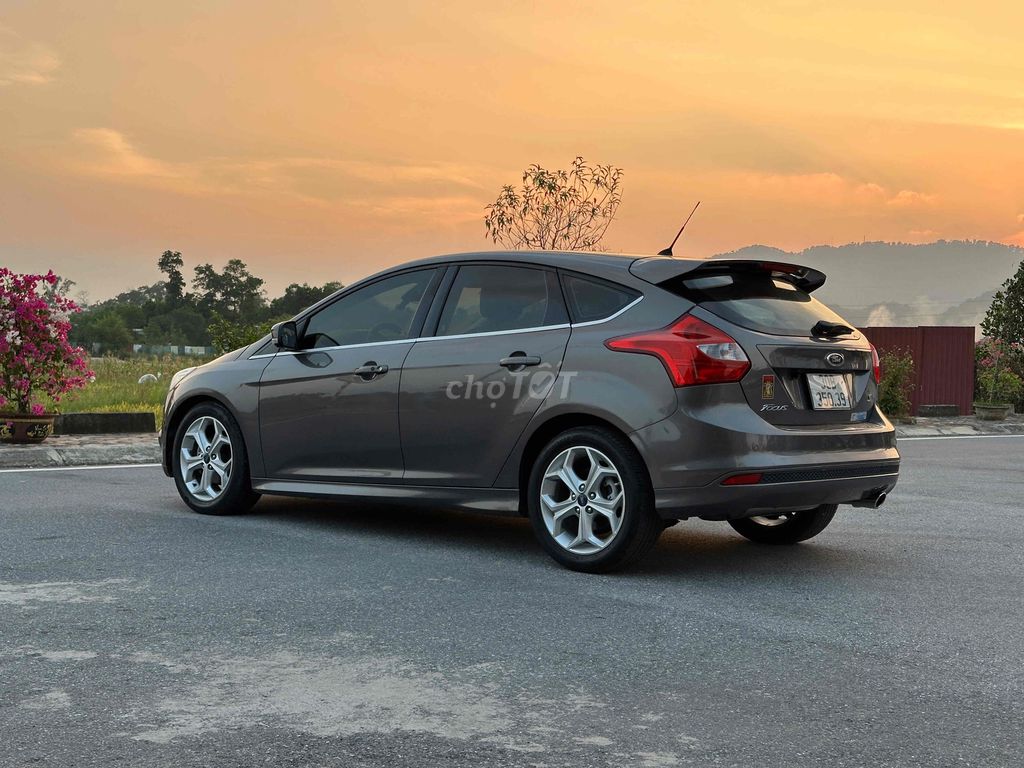 Продаю Ford Focus Number Automatic Edition, полный реверсивный автоматический