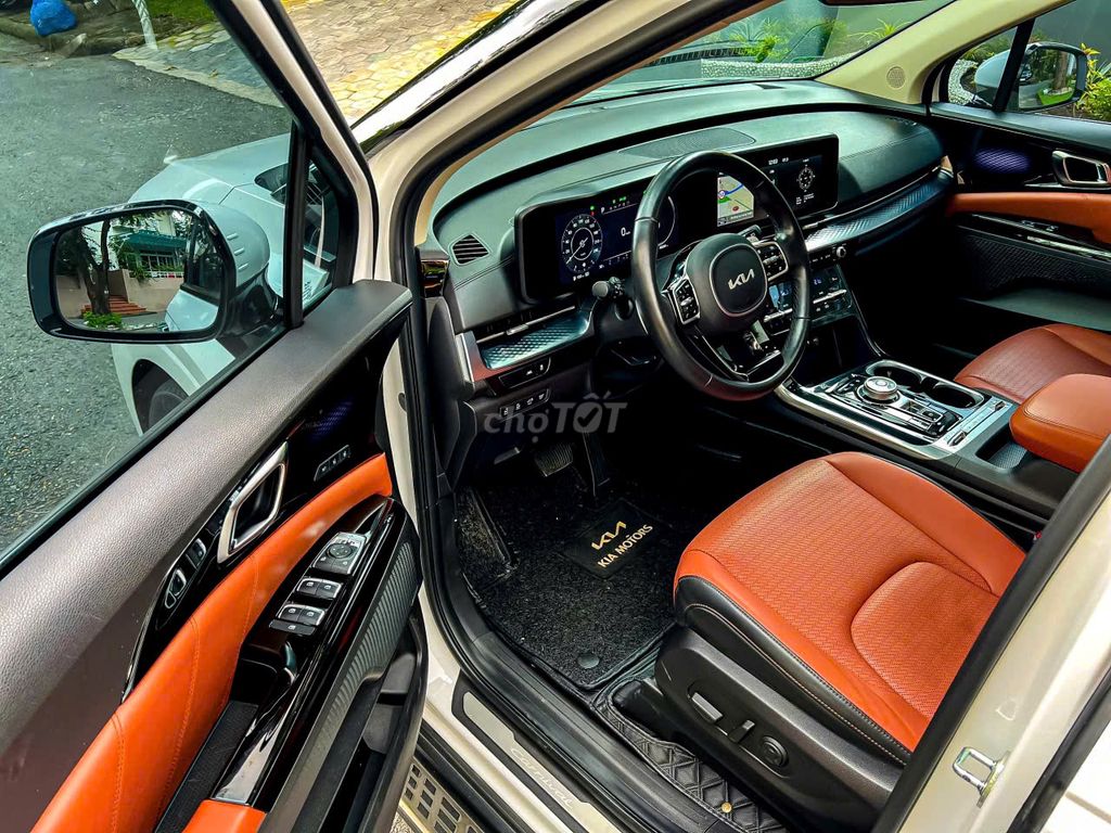 Kia Carnival 3.5 Signature Full 2023 Trắng/nâu. Mua bán Ô tô tại Quận 7 Tp Hồ Chí Minh được đăng bởi JENNIE hình 8