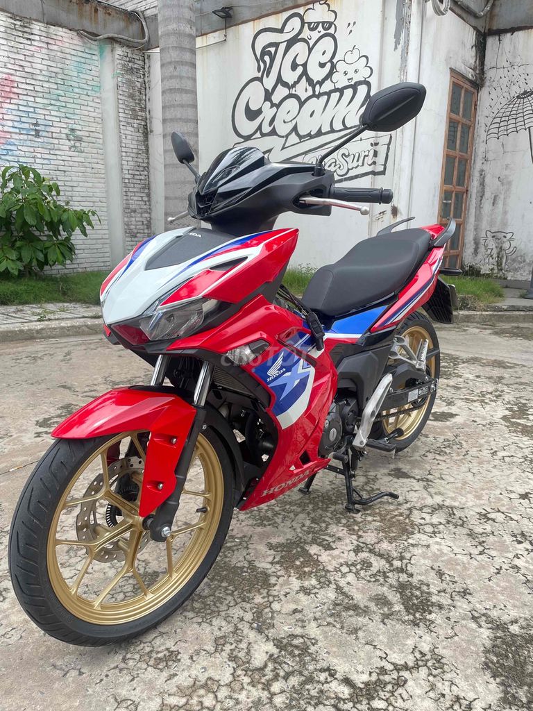 Honda Winner V3 ABS màu xanh trắng mâm đồng