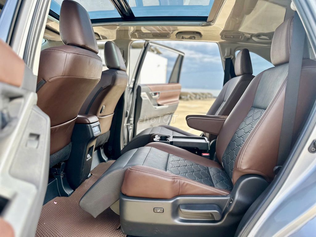 Toyota Innova Cross 2023 HEV - 34200 km. Mua bán Ô tô tại Huyện Châu Thành Bến Tre được đăng bởi Toyota Sure Bến Tre Xe Đã Qua Sử Dụng Chính Hãng hình 9