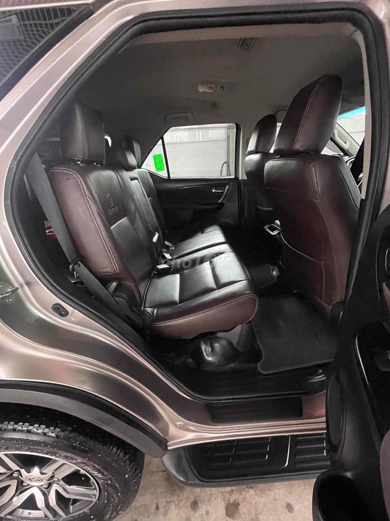 Toyota Fortuner 2020 2.4 MT số sàn Odo 155 ngàn km. Mua bán Ô tô tại Quận 7 Tp Hồ Chí Minh được đăng bởi trần tấn lộc hình 4