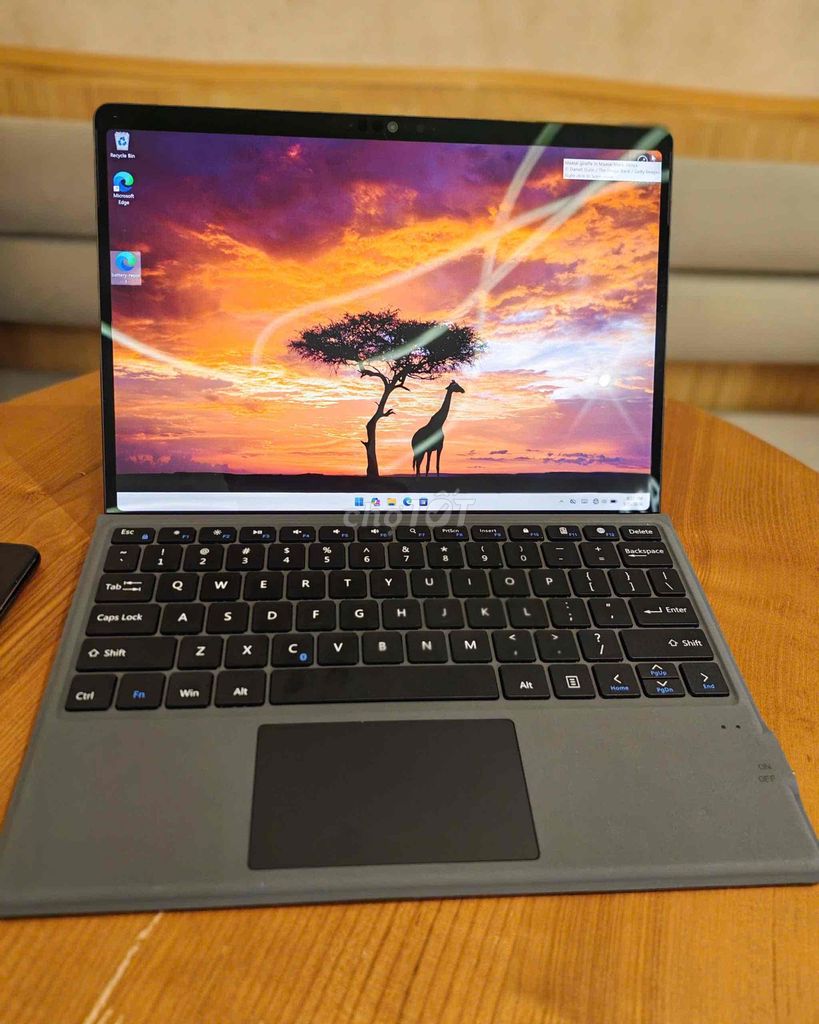 Microsoft Surface Pro 10 13 inch 16GB/256GB. Mua bán Máy tính bảng tại Quận 10 Tp Hồ Chí Minh được đăng bởi Trần Thịnh Gia Hưng hình 1