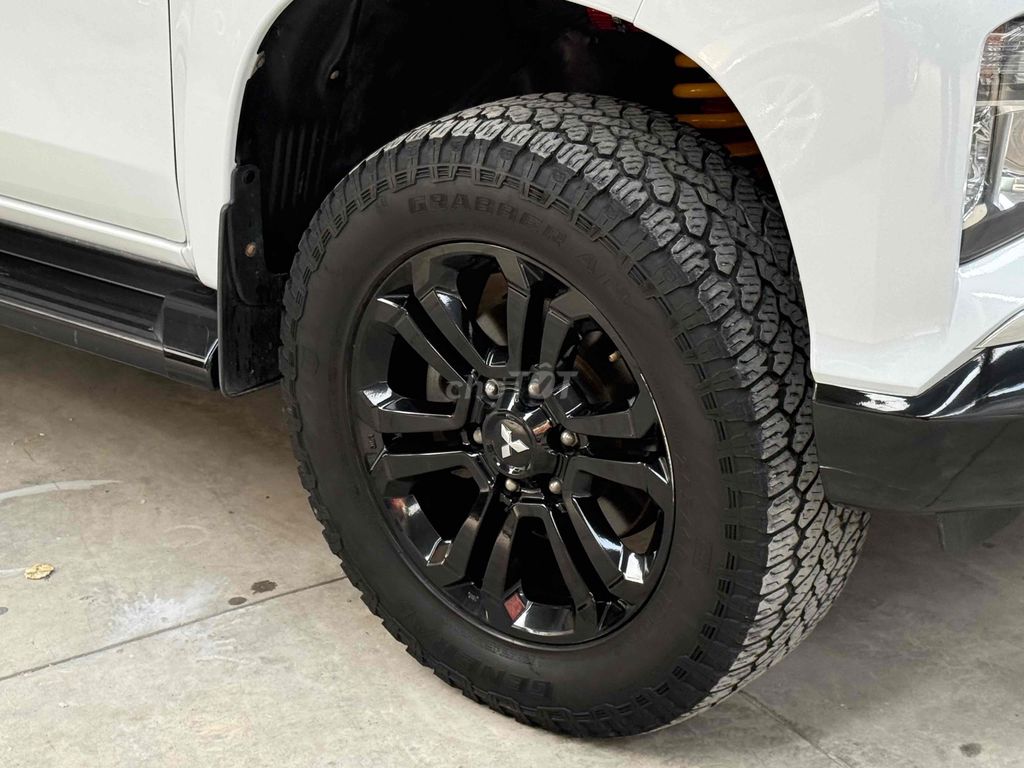Mitsubishi Triton - Số tự động - 2 cầu - Màu trắng. Mua bán Ô tô tại Thành phố Biên Hòa Đồng Nai được đăng bởi nguyễn quốc đạo hình 3
