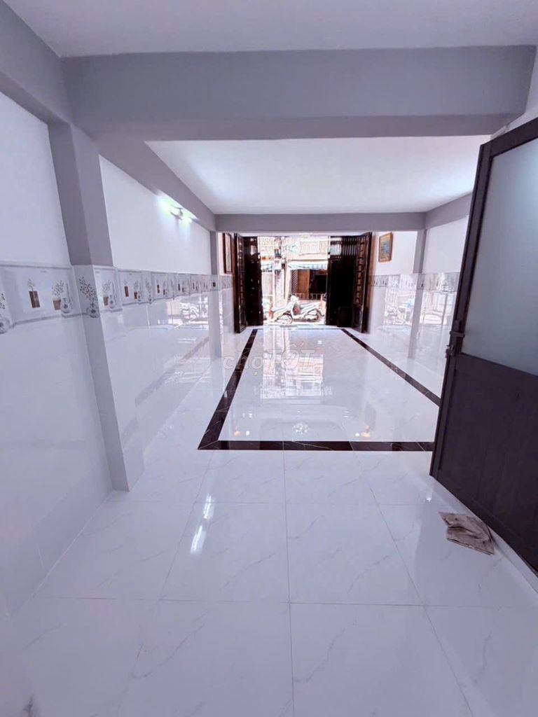 Cho thuê nhà mới đẹp. Hẻm 4m đường An Bình. 4pn. Giá chỉ 15.5 triệu