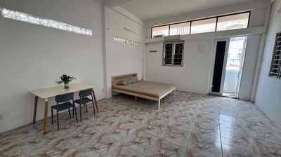 Phòng rộng Lạc Long Quân