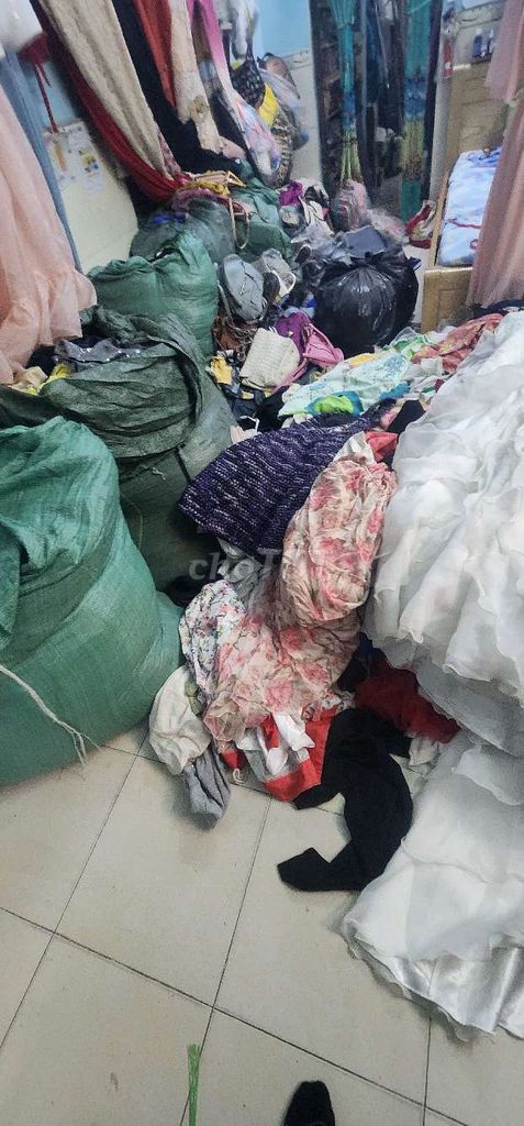 Rất nhiều đồ tùm lum thanh lý nguyên tiệm quần áo. Mua bán Quần áo tại Quận Gò Vấp Tp Hồ Chí Minh được đăng bởi phượng hình 4