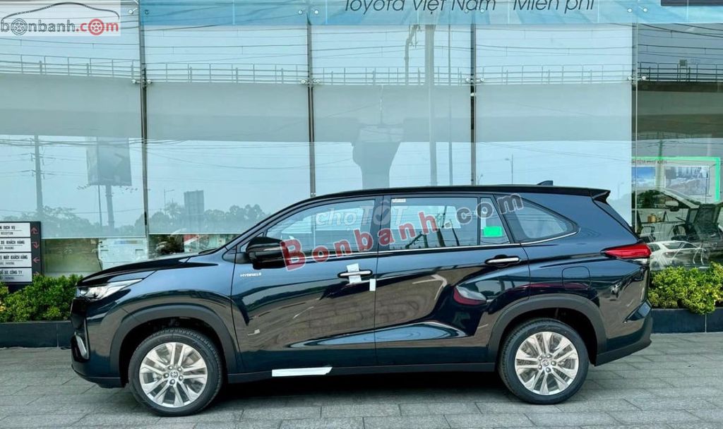 Toyota Innova Cross 2025. Mua bán Ô tô tại Quận 12 Tp Hồ Chí Minh được đăng bởi LY TOYOTA hình 2