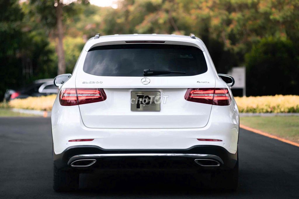 MERCEDES GLC300 4MATIC 2018. Mua bán Ô tô tại Quận 7 Tp Hồ Chí Minh được đăng bởi Tiền Bùi LONGANH  hình 11