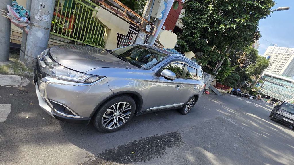 Mitsubishi Outlander 2019 Xám 74594 km. Mua bán Ô tô tại Quận 6 Tp Hồ Chí Minh được đăng bởi Tên chưa cung cấp hình 4