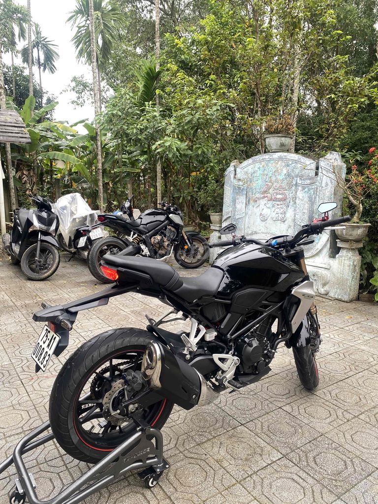 HONDA CB300r. Mua bán Xe máy tại Thành phố Huế Thừa Thiên Huế được đăng bởi Tài hình 4