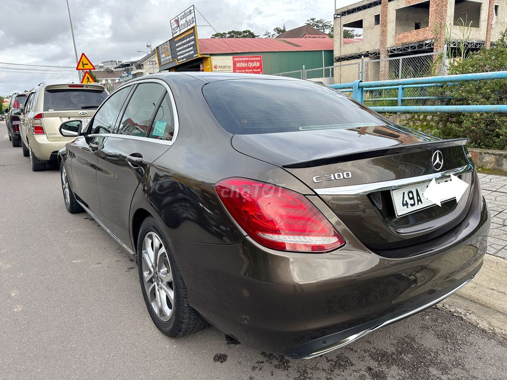 Mercedes Benz C Class 2018 C200 - 77000 km. Mua bán Ô tô tại Thành phố Đà Lạt Lâm Đồng được đăng bởi Nhà Đất Đà Lạt 6789 hình 4