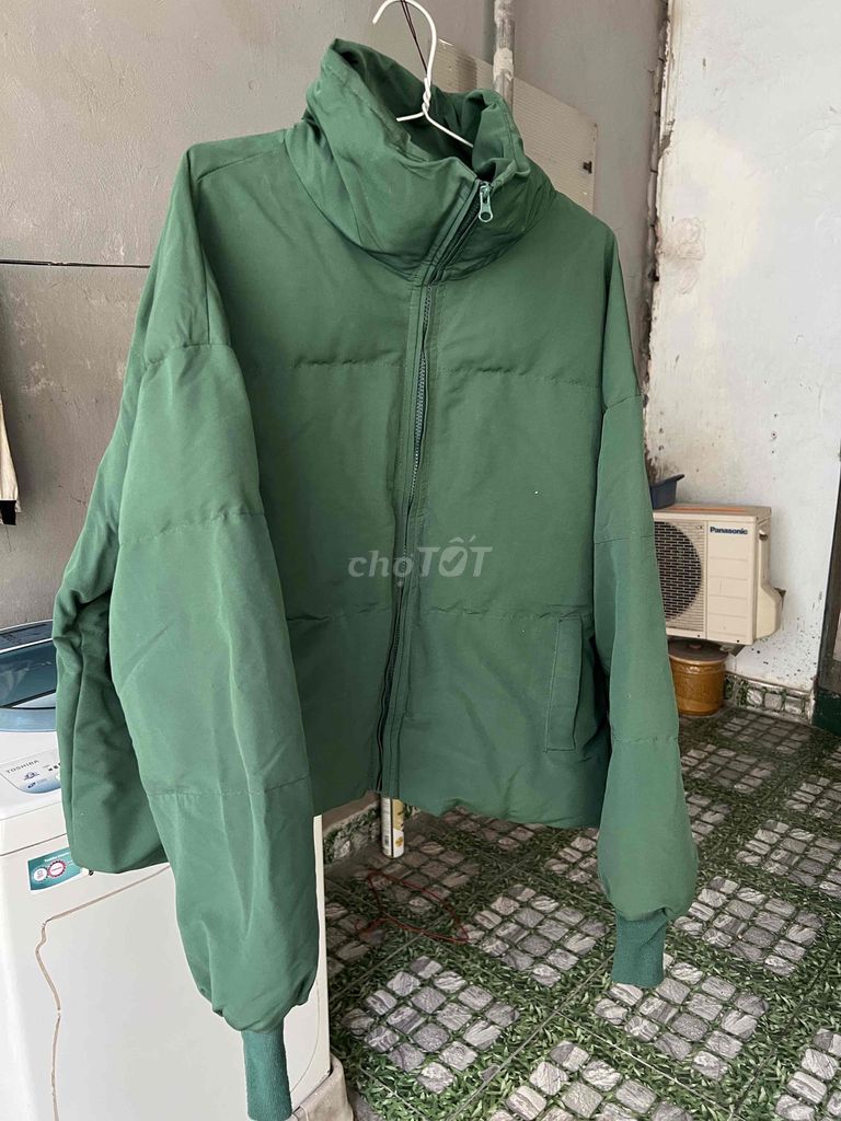 Áo khoách phao dáng crop. Mua bán Quần áo tại Quận Hai Bà Trưng Hà Nội được đăng bởi Quang Vu Hong hình 1