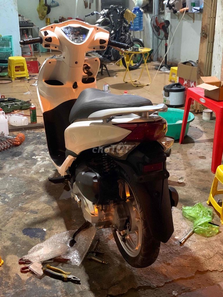 Honda Vision màu Trắng. Mua bán Xe máy tại Thành phố Buôn Ma Thuột Đắk Lắk được đăng bởi Tuấn Anh hình 4