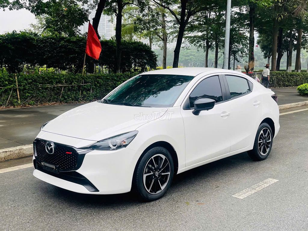 Mazda Mazda 2 Premium 1.5 AT 2024 Trắng Tự động