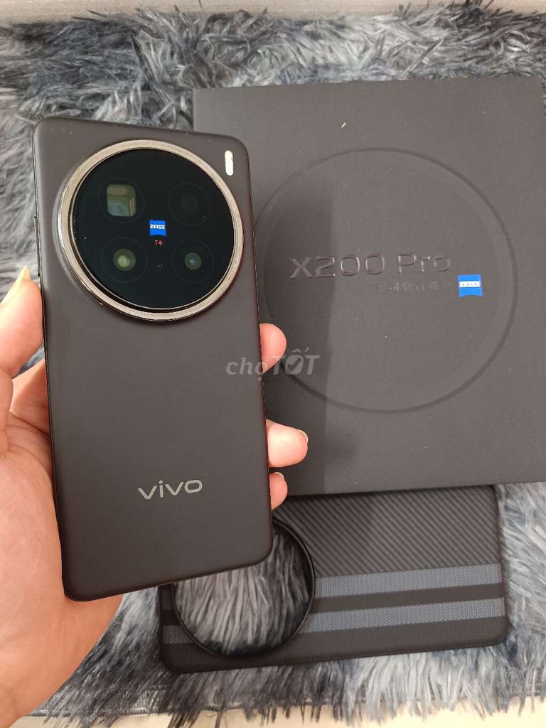 Vivo X200 Pro 12/256 Fullbox Keng