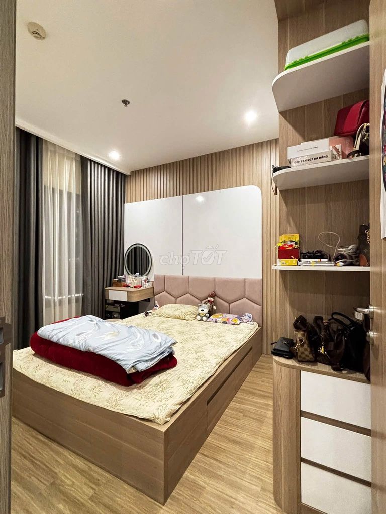 Продам 2-комнатную полностью меблированную квартиру Vinhomes Smart City 55 м2