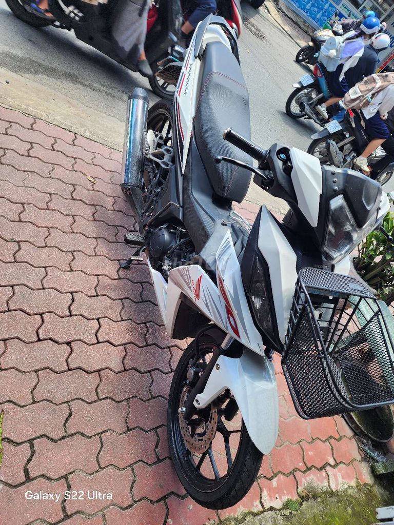 Honda Winner 150 2017 белый, гос. номер 94