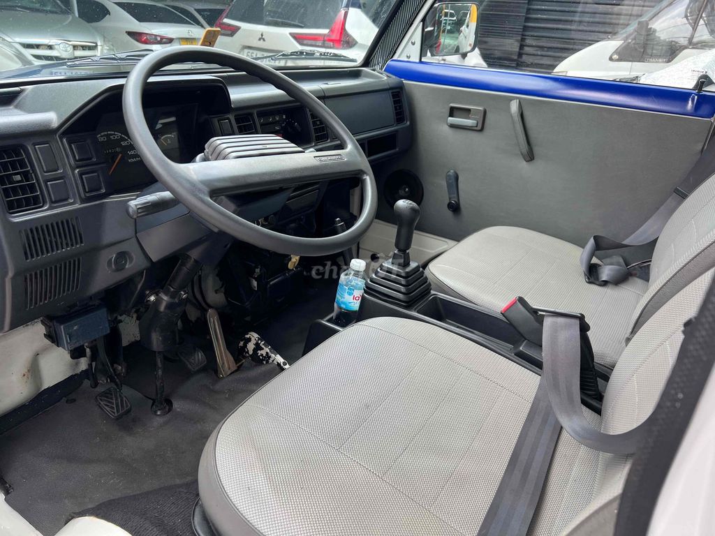 Suzuki Super Carry белый грузовой фургон 2 места