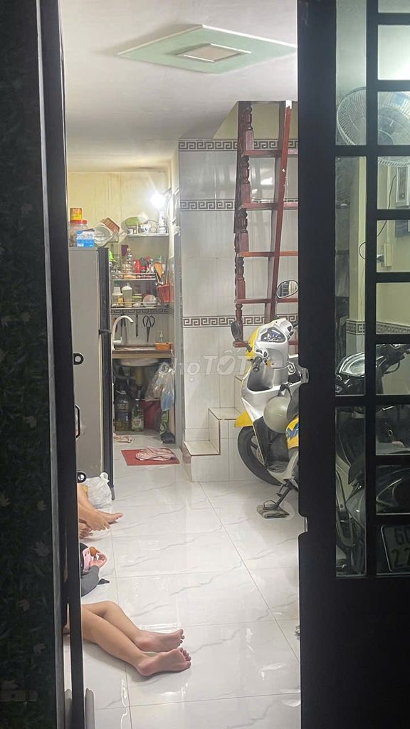 Продается красивый детский домик площадью 15 м2