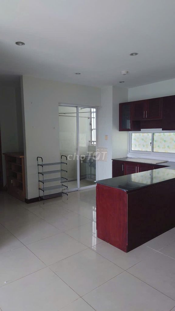 Rent · 2 bd · 100 м² · Huyện Bình Chánh, ул. Nguyễn Văn Linh