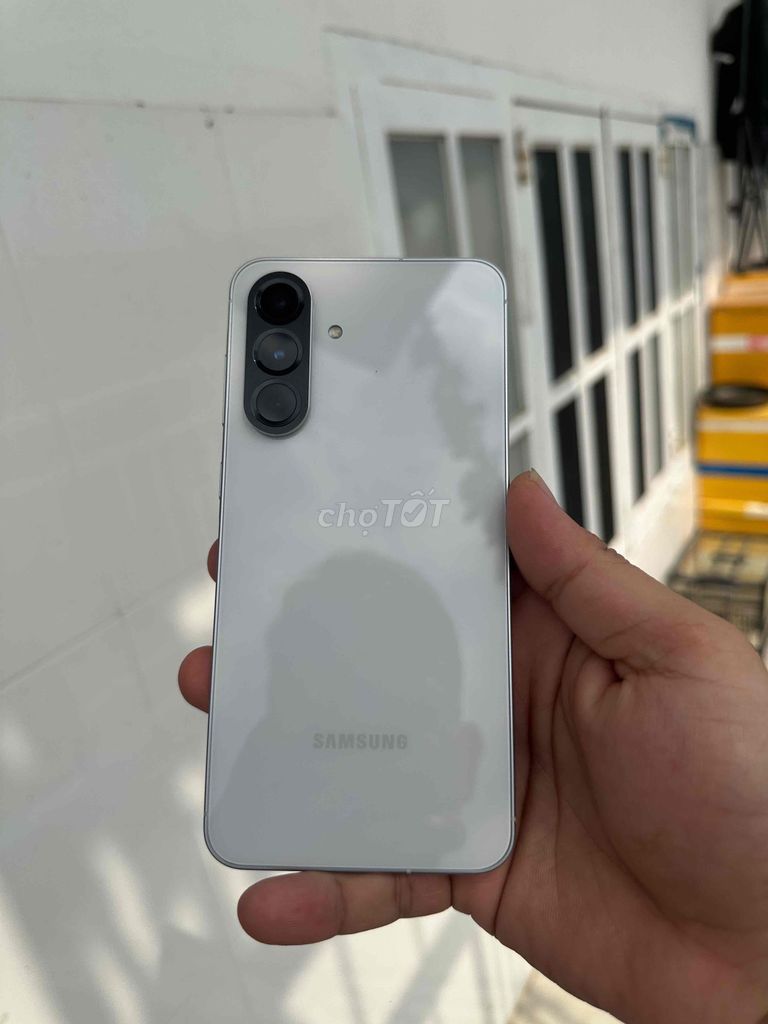 Samsung Galaxy A56 5G Trắng. Mua bán Điện thoại tại Thành phố Thủ Đức Tp Hồ Chí Minh được đăng bởi Ngoc Bach Vo hình 1