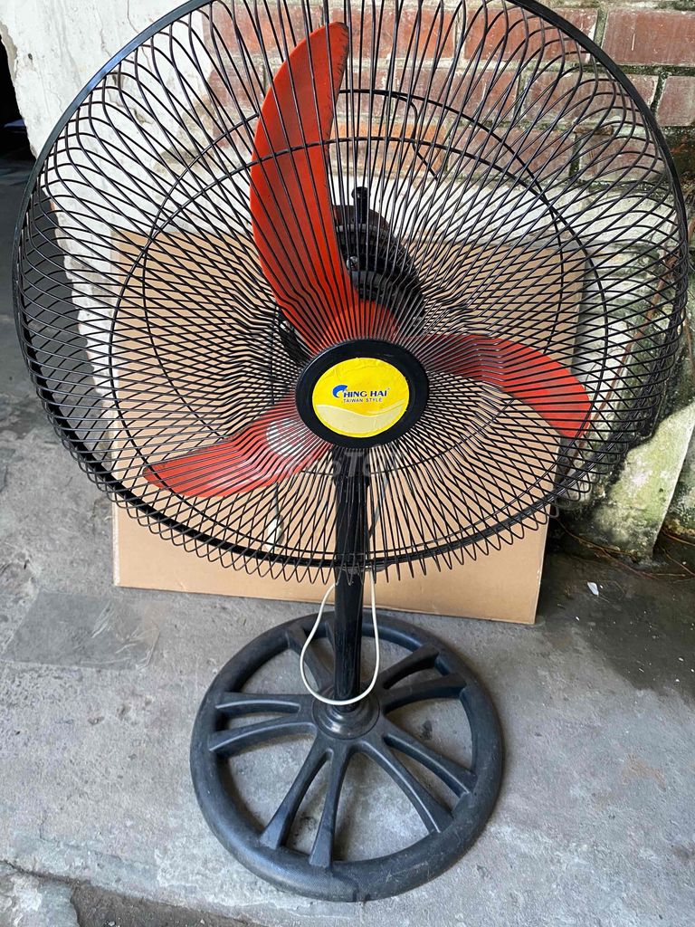 Quạt đứng Ching Hai 450mm Đen, Đỏ. Mua bán Quạt tại Quận Hai Bà Trưng Hà Nội được đăng bởi Dragon hình 1