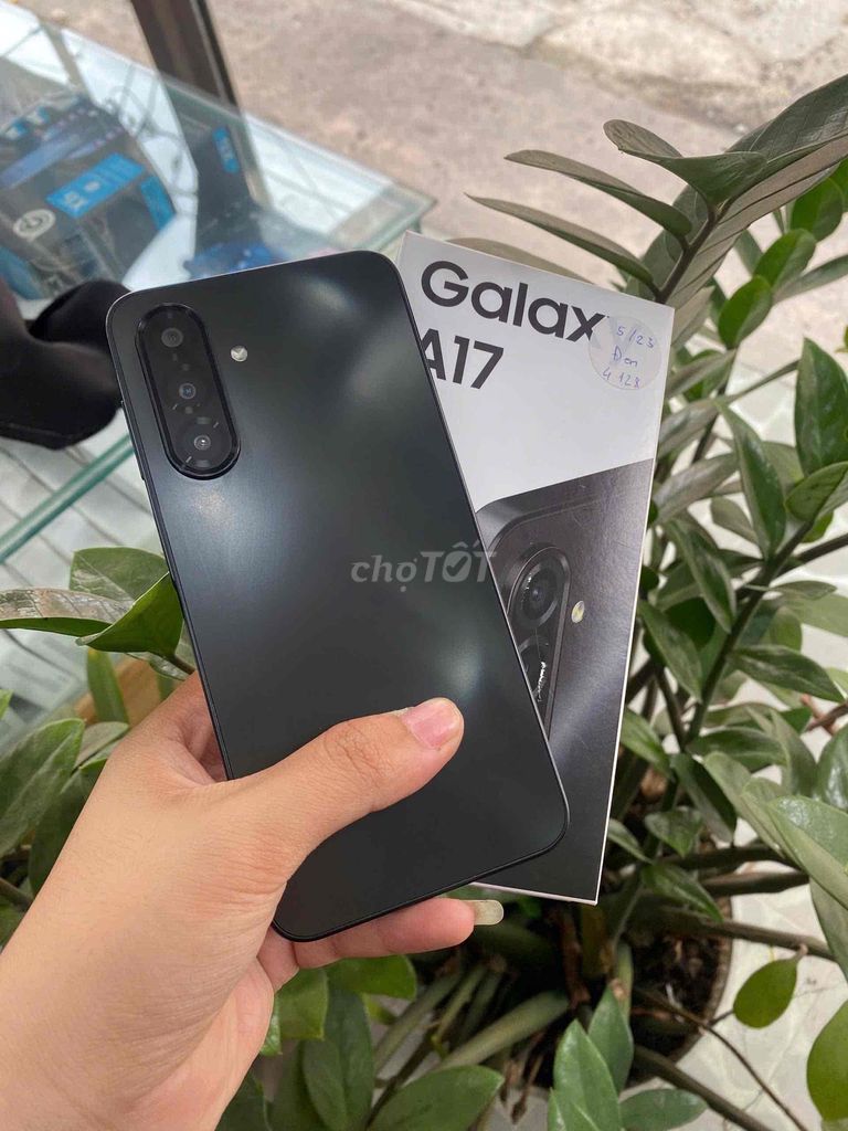 Samsung Galaxy A17 128GB Đen fullbox đẹp keng. Mua bán Điện thoại tại Quận 12 Tp Hồ Chí Minh được đăng bởi Kim Long Mobile hàng thanh lý hình 1