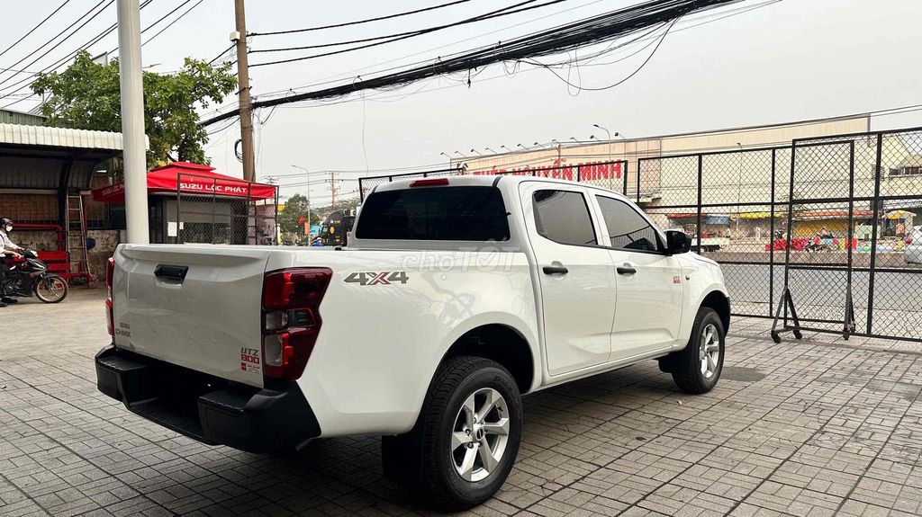 Isuzu Dmax 2025 2 cầu số sàn thanh lý giảm 50 trie. Mua bán Ô tô tại Thành phố Buôn Ma Thuột Đắk Lắk được đăng bởi Hoàng Minh Hải hình 2