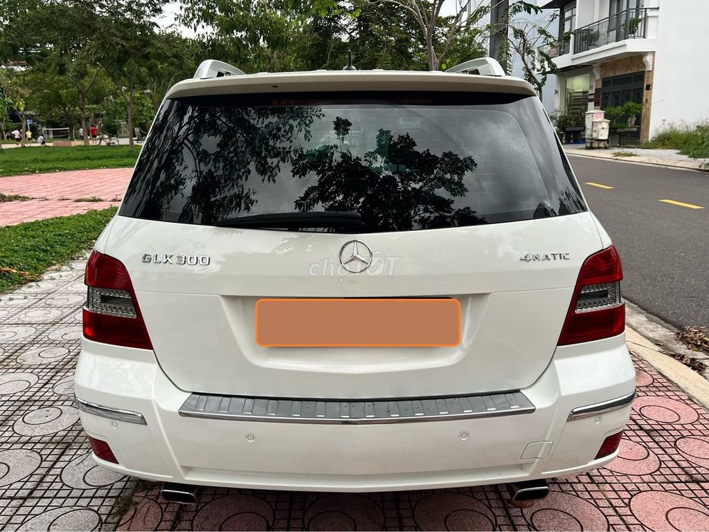 Mercedes GLK300 2010 Trắng 93000 km. Mua bán Ô tô tại Quận Gò Vấp Tp Hồ Chí Minh được đăng bởi Quang hình 2