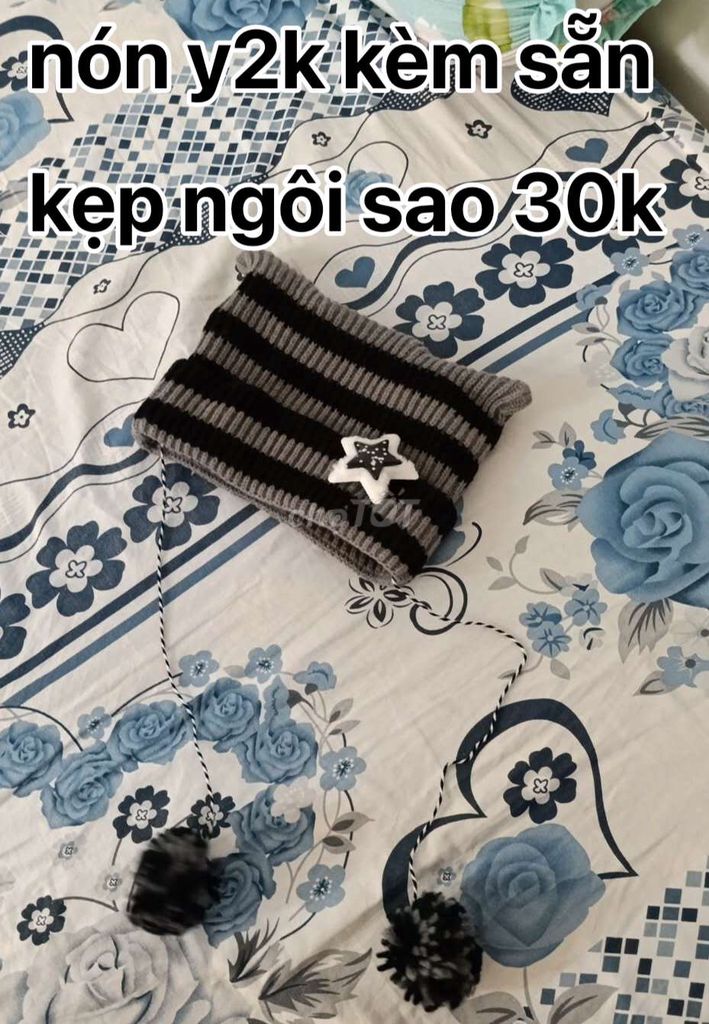 Nón y2k kèm sẵn kẹp ngôi sao. Mua bán Phụ kiện thời trang khác tại Quận Gò Vấp Tp Hồ Chí Minh được đăng bởi Kim hình 1