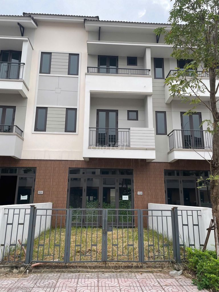 BÁN SHOPHOUSE VSIP BẮC NINH - VỊ TRÍ ĐẸP, SỔ ĐỎ SẴN - GIÁ 6,5 TỶ