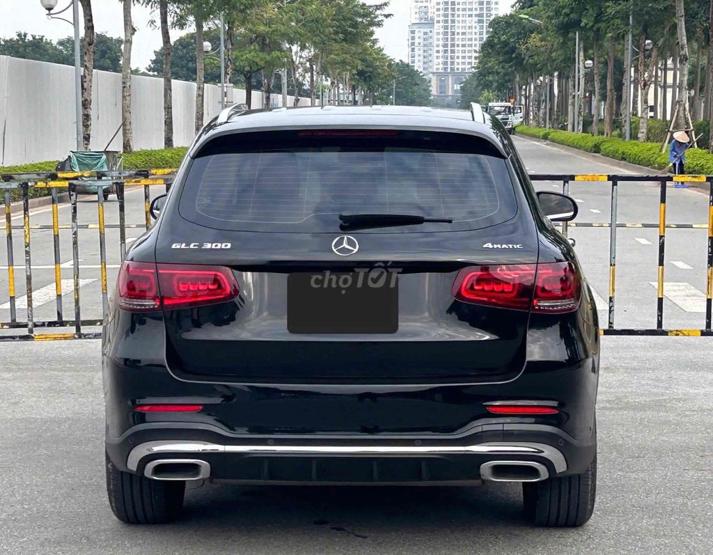 Mercedes GLC300 4Matic sx 2022 màu đen lướt đẹp. Mua bán Ô tô tại Quận Cầu Giấy Hà Nội được đăng bởi Cao Quý hình 5
