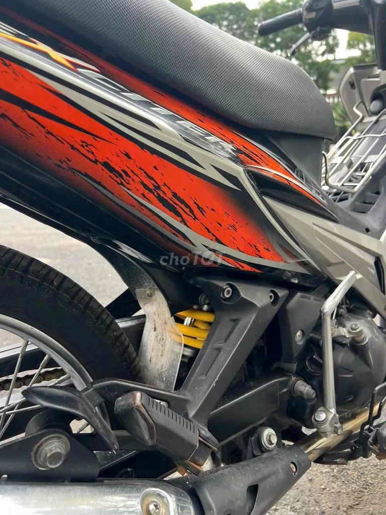 Yamaha Exciter серебристый, чёрный, оранжевый Вьетнам