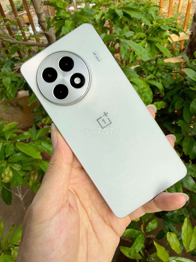 OnePlus Ace 5 chuẩn zin (có g.lưu). Mua bán Điện thoại tại Thành phố Long Xuyên An Giang được đăng bởi A hình 1