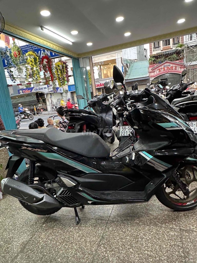 PCX 160 ABS + HSTC 10/2024 Đen Bóng BSTP Chính Chủ. Mua bán Xe máy tại Quận Phú Nhuận Tp Hồ Chí Minh được đăng bởi Ngô Hà hình 1
