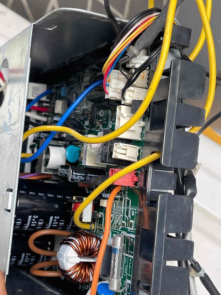 Bo nguồn cục nóng máy lạnh Toshiba nội địa Nhật. Mua bán Máy lạnh, điều hoà tại Huyện Hóc Môn Tp Hồ Chí Minh được đăng bởi LE SON  hình 1