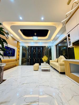 Nhà phố 43 m² · 4 PN · Phố Định Công Thượng