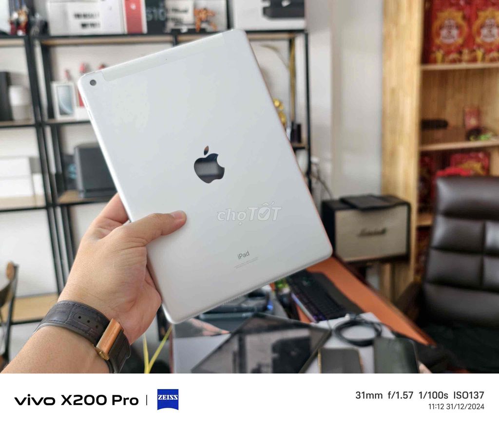 Ipad Gen 9 64Gb Wifi + 4G Silver máy sạc ít lần