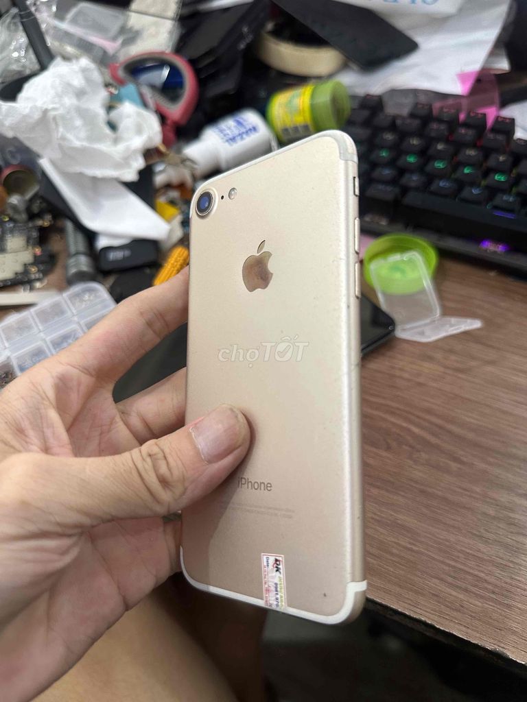 Apple iPhone 7G 32GB Vàng. Mua bán Điện thoại tại Quận Thanh Khê Đà Nẵng được đăng bởi Dương khánh alo 04HHT hình 1