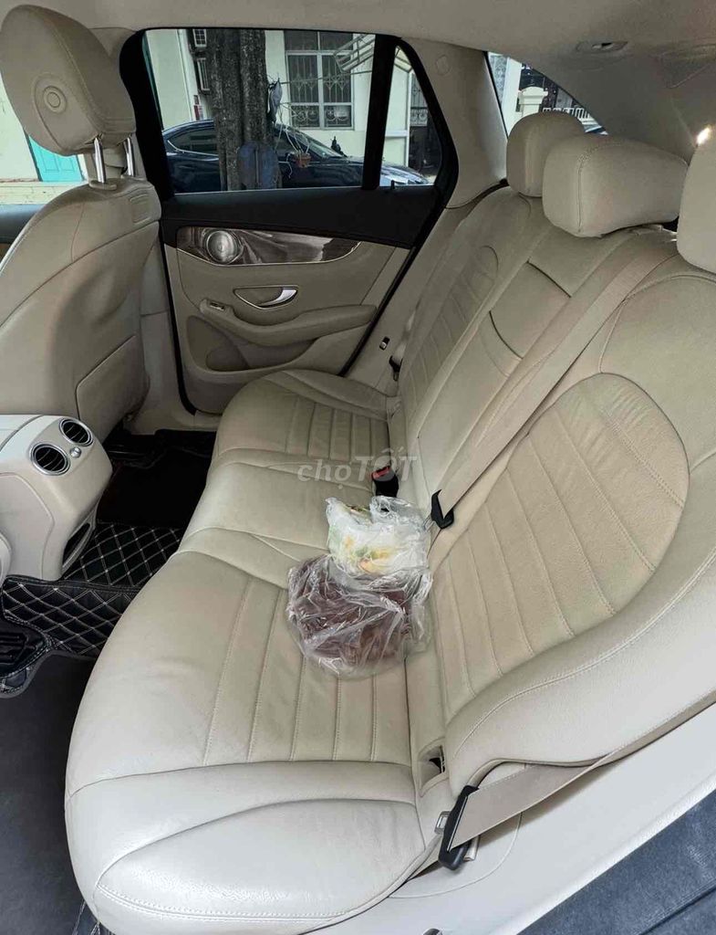 Mercedes Benz GLC 250 2916 chính chủ. Mua bán Ô tô tại Quận Bắc Từ Liêm Hà Nội được đăng bởi Nguyễn Ngọc hình 8